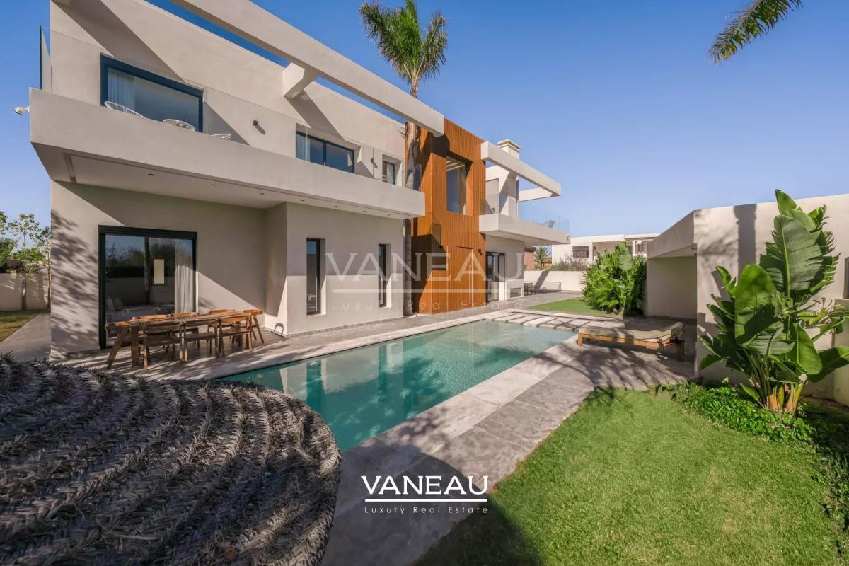 **À Vendre : Villa Moderne de 385 m² sur Golf à Marrakech**