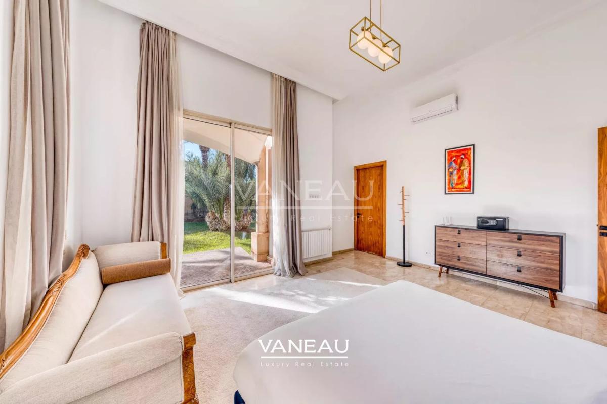 Sompteuse villa nichée au coeur de la Palmeraie