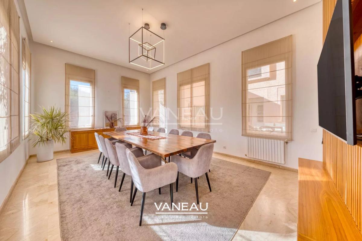 Sompteuse villa nichée au coeur de la Palmeraie