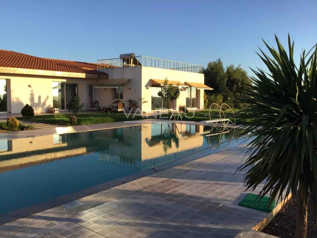 BENSLIMANE - DOMAINE DE PRESTIGE 13 HECTARES - 2 VILLAS DE LUXE 