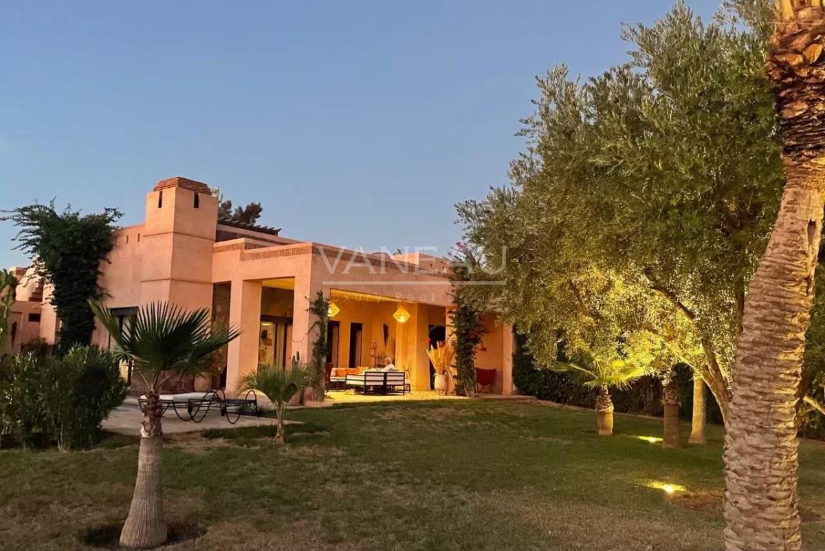 Jolie villa 3 chambres route de Fes avec piscine