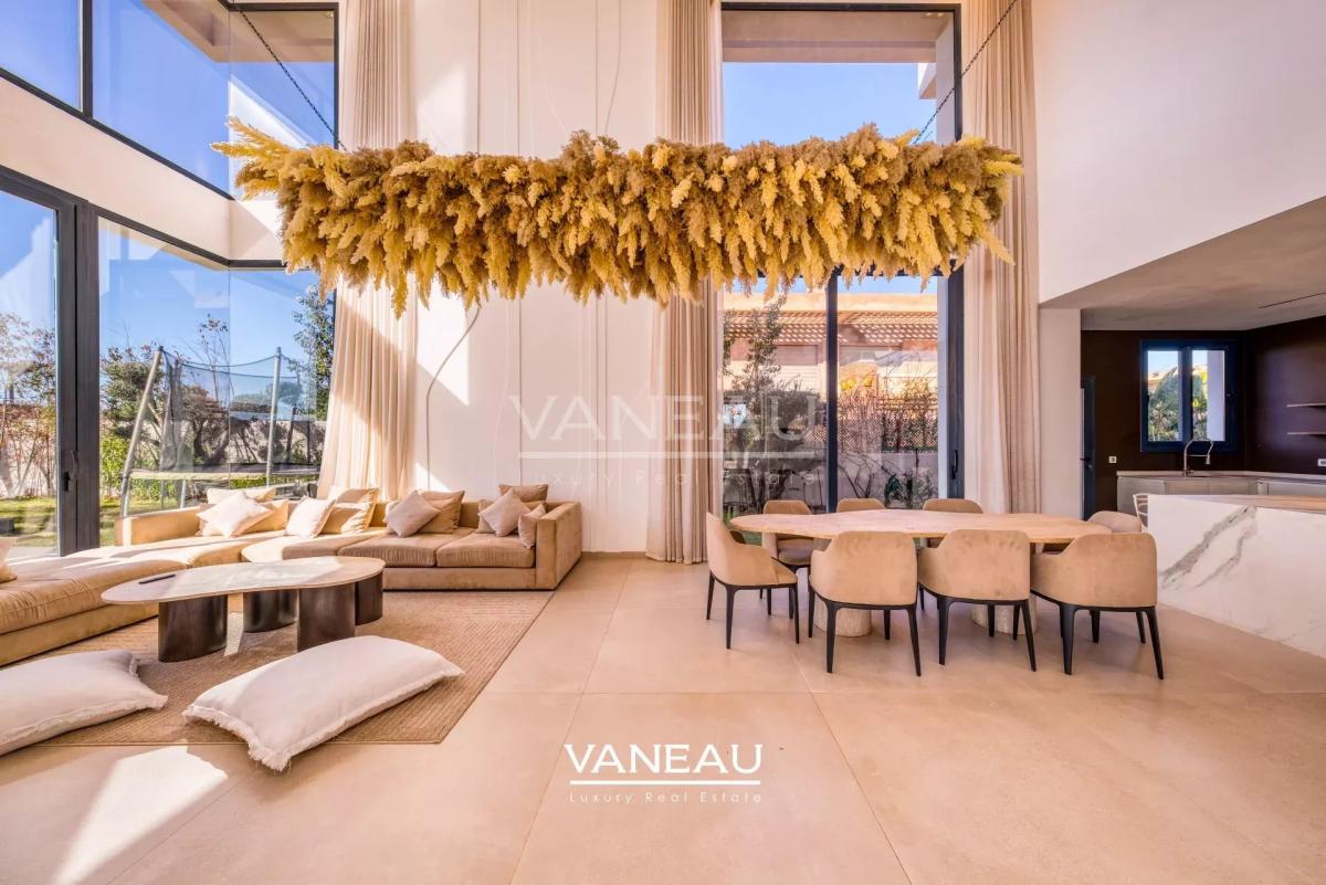 **À Vendre : Villa d’Exception sur le Golf Akenza à Marrakech**