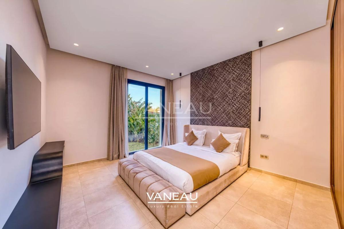 **À Vendre : Villa d’Exception sur le Golf Akenza à Marrakech**