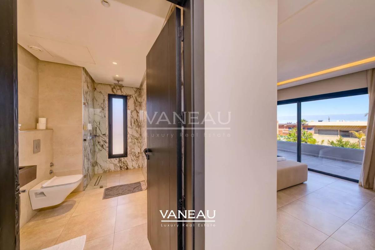 **À Vendre : Villa d’Exception sur le Golf Akenza à Marrakech**