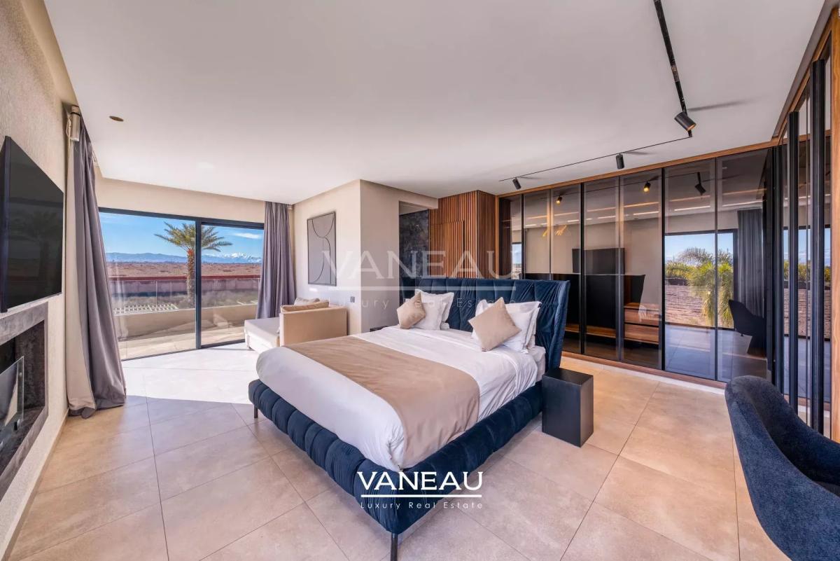 **À Vendre : Villa d’Exception sur le Golf Akenza à Marrakech**