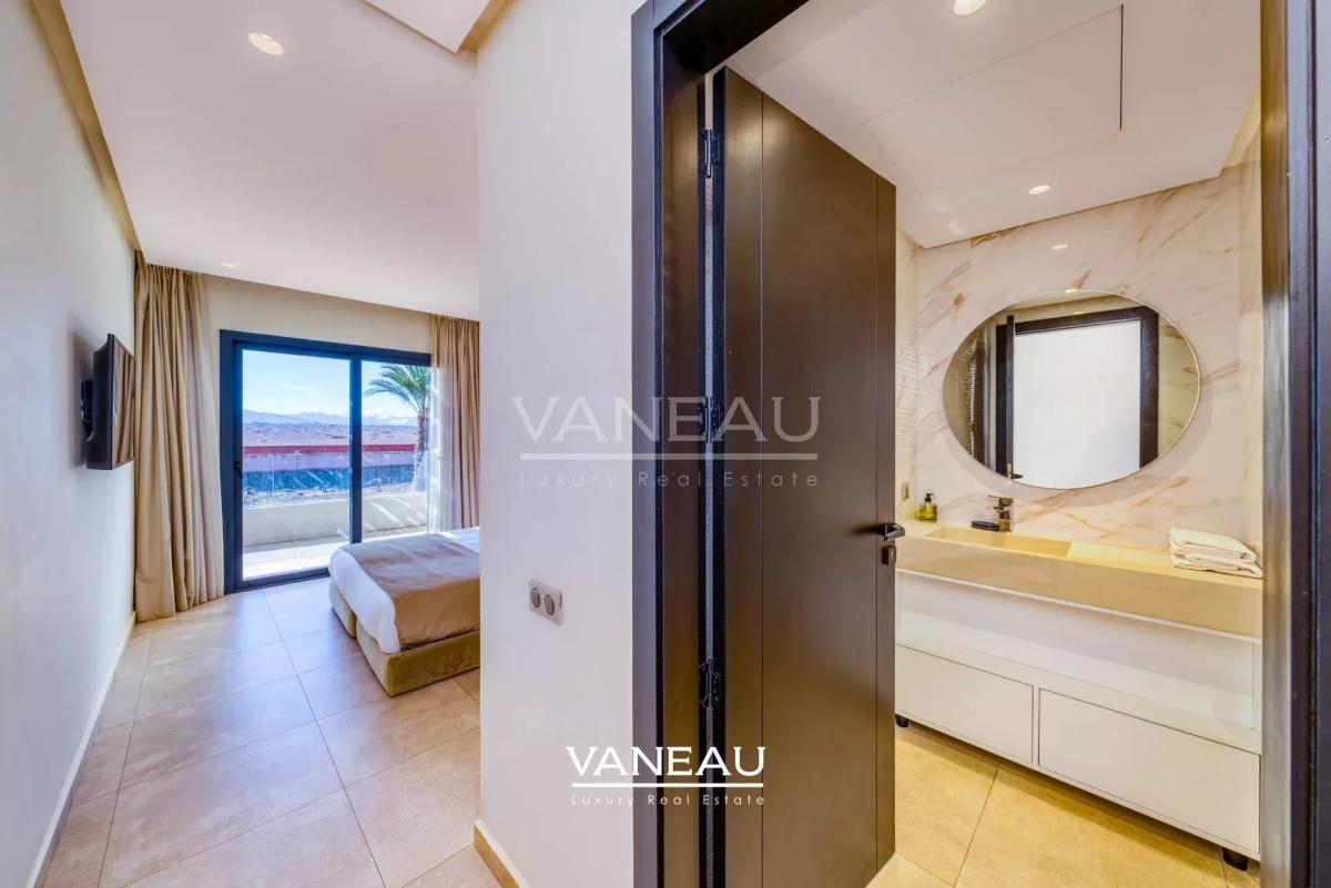 **À Vendre : Villa d’Exception sur le Golf Akenza à Marrakech**