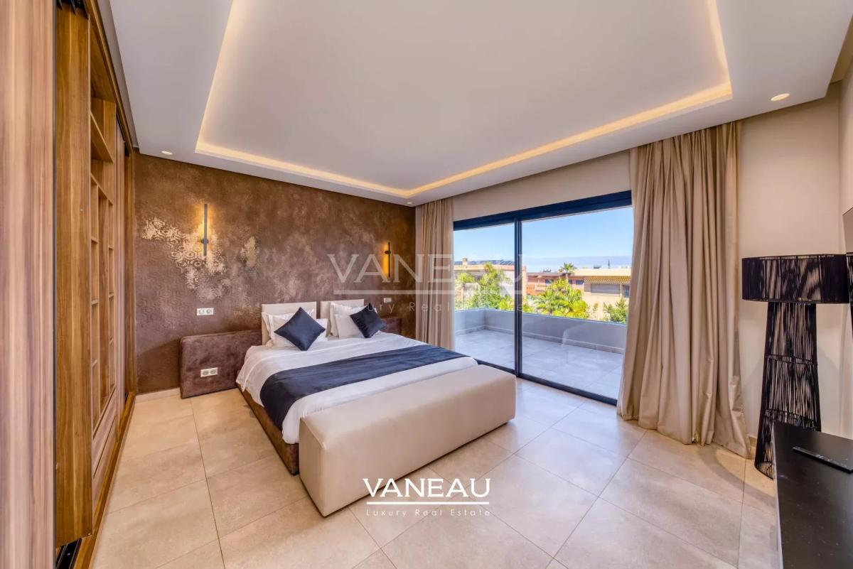 **À Vendre : Villa d’Exception sur le Golf Akenza à Marrakech**