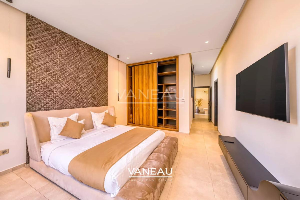 **À Vendre : Villa d’Exception sur le Golf Akenza à Marrakech**