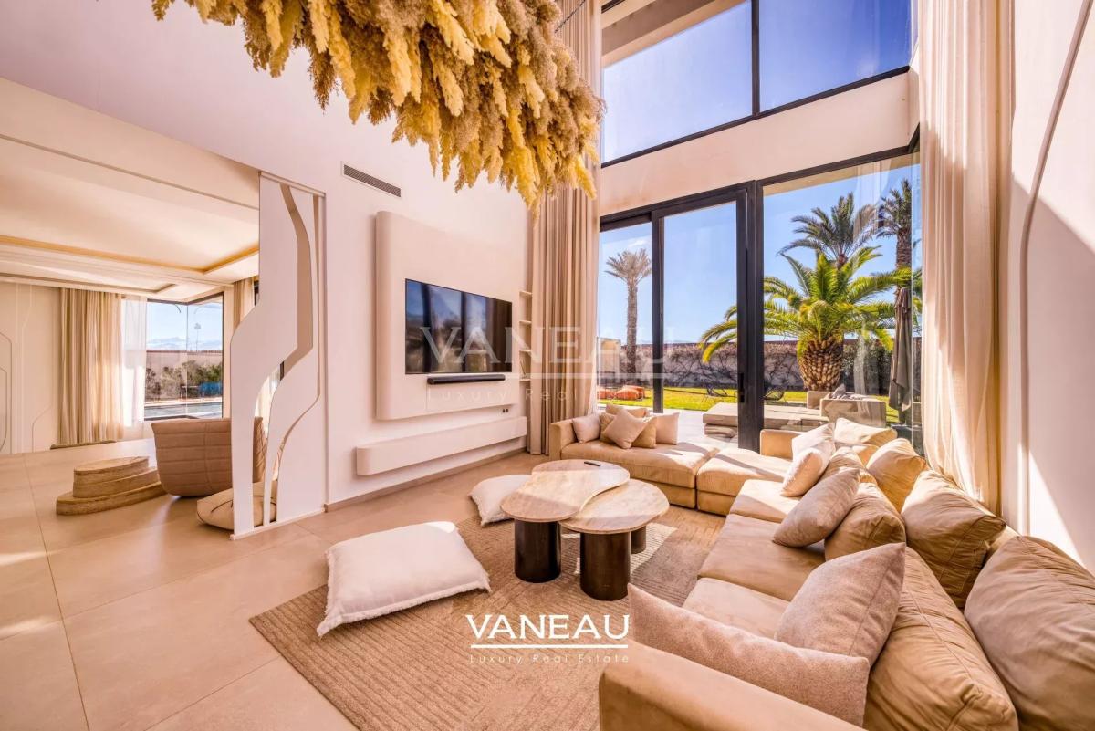 **À Vendre : Villa d’Exception sur le Golf Akenza à Marrakech**