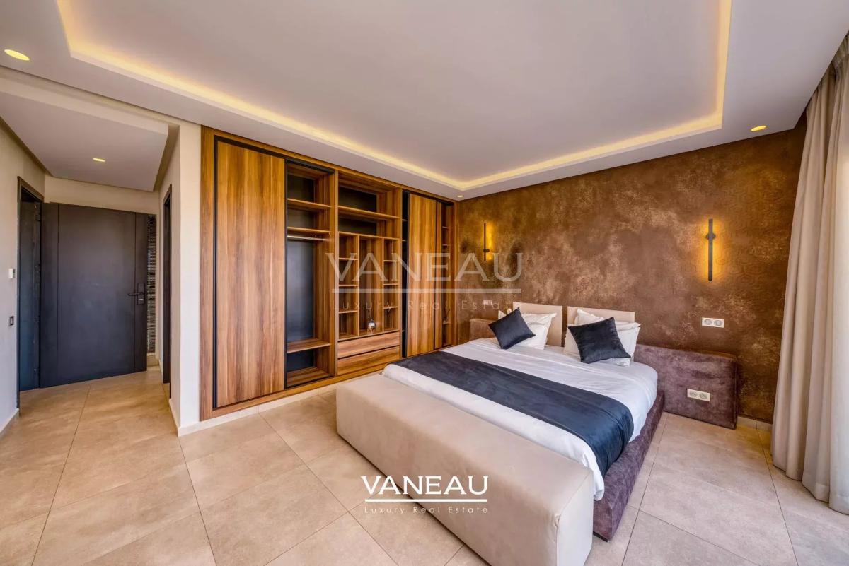 **À Vendre : Villa d’Exception sur le Golf Akenza à Marrakech**