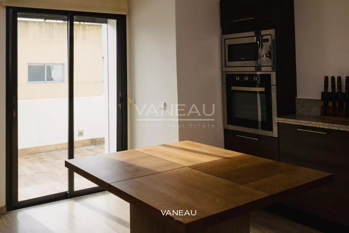 Appartement Meublé 100 m² – Dernier Étage – Maarif Extension
