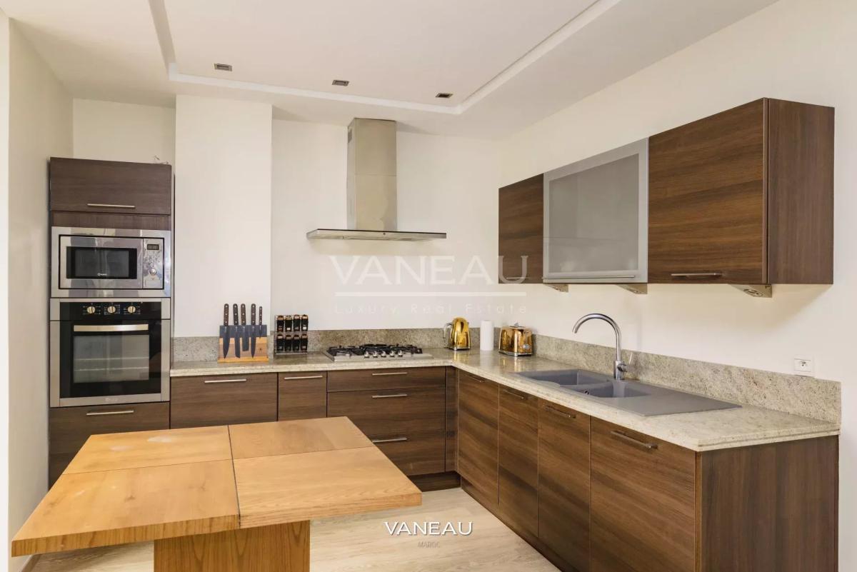 Appartement Meublé 100 m² – Dernier Étage – Maarif Extension