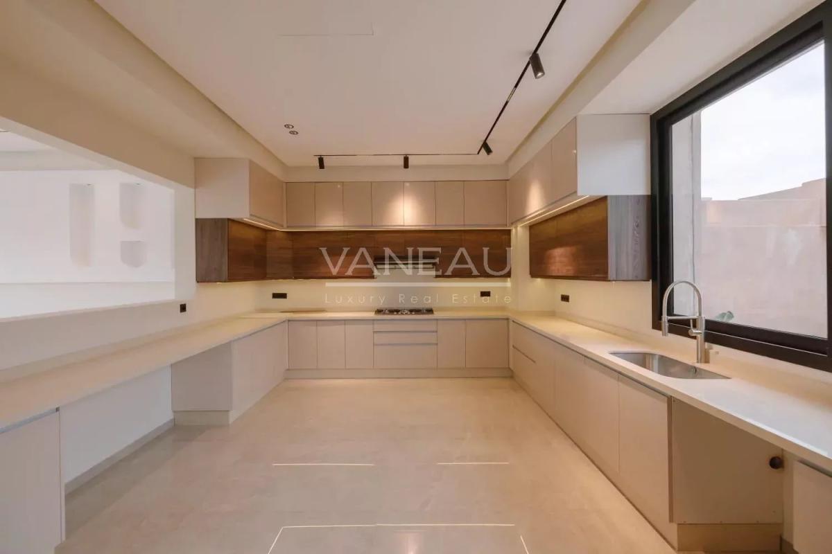 **À Vendre Villa  sur le Golf Akenza à Marrakech**