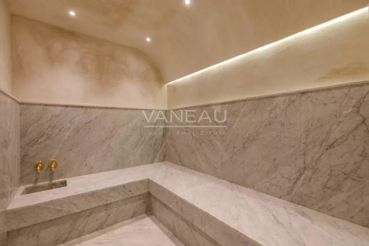 **À Vendre Villa  sur le Golf Akenza à Marrakech**