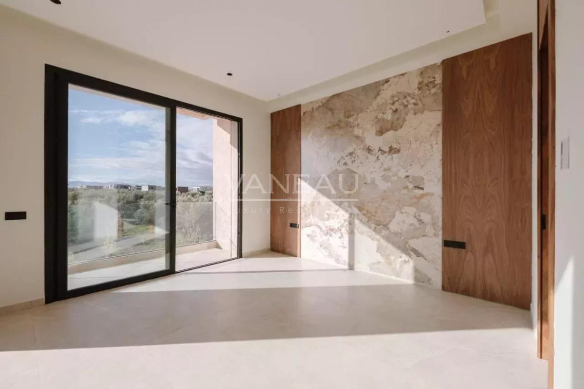 **À Vendre Villa  sur le Golf Akenza à Marrakech**
