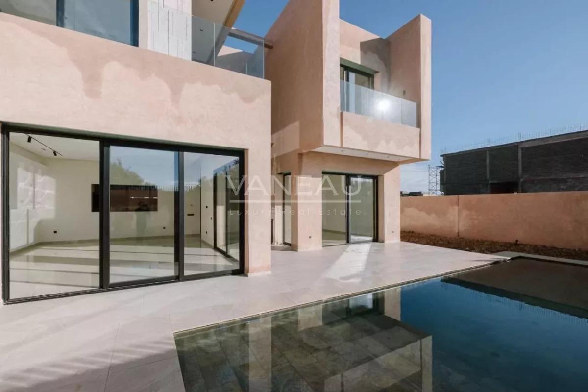 **À Vendre Villa  sur le Golf Akenza à Marrakech**