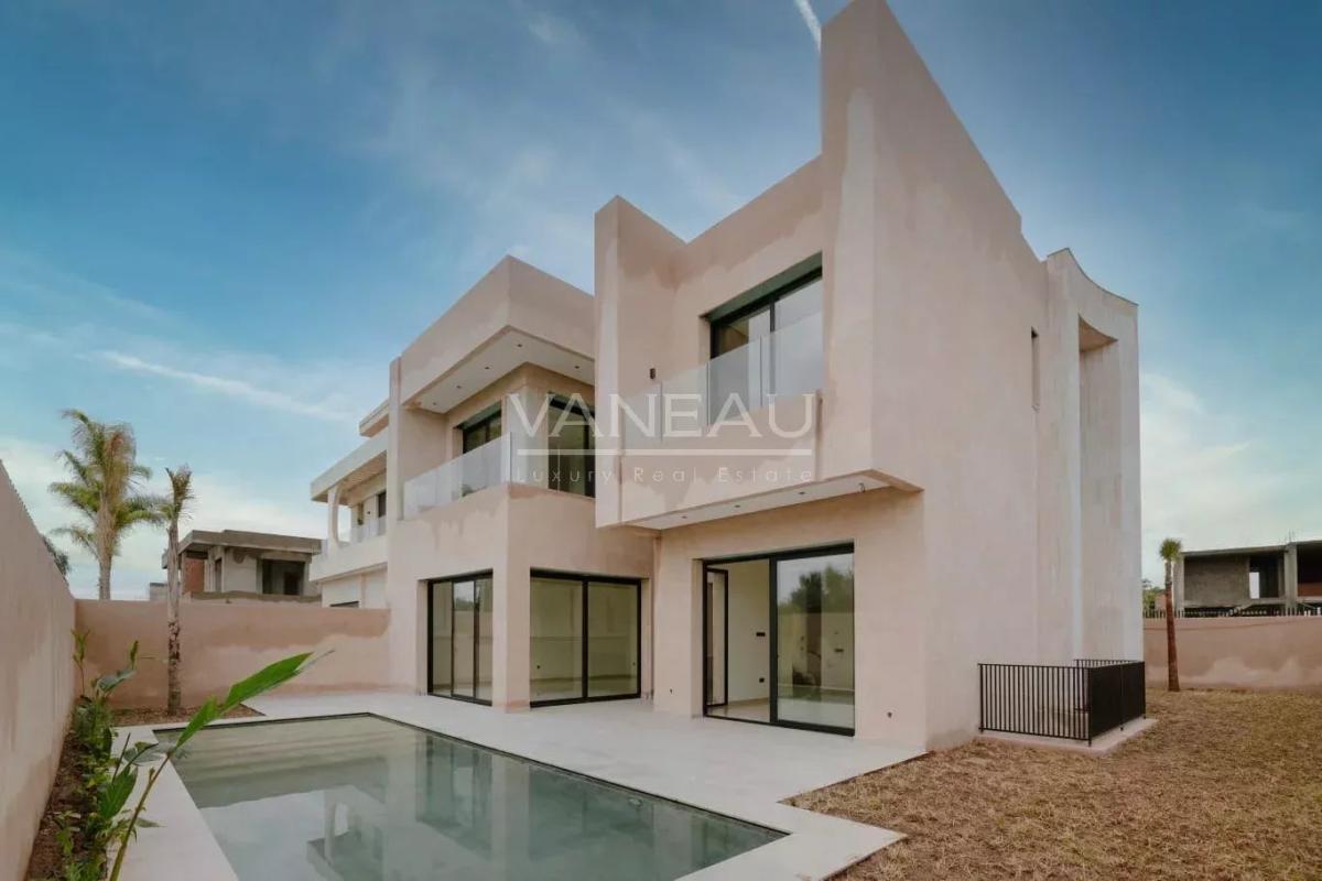 **À Vendre Villa  sur le Golf Akenza à Marrakech**
