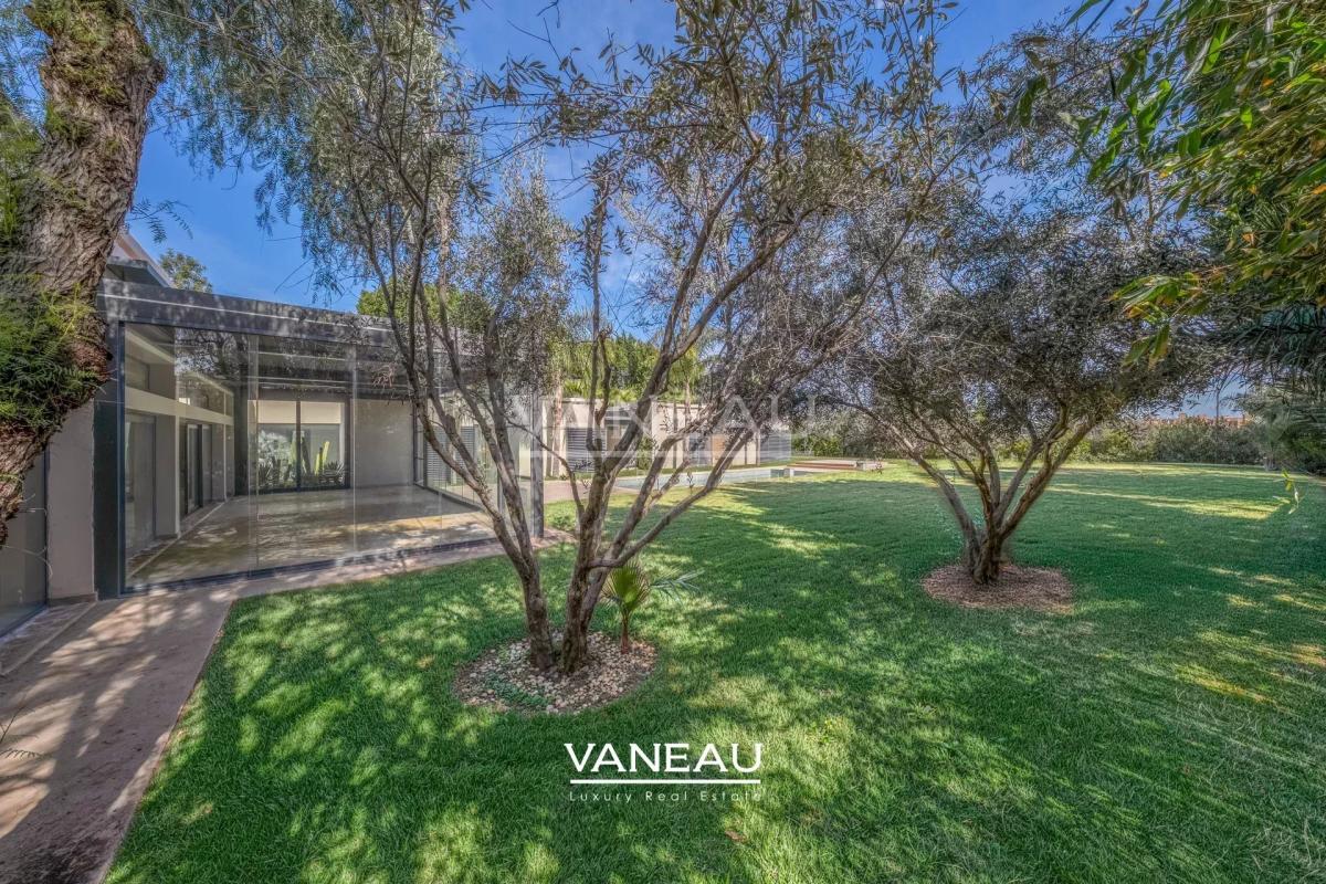 Grande villa en premiere ligne de golf à Almaaden