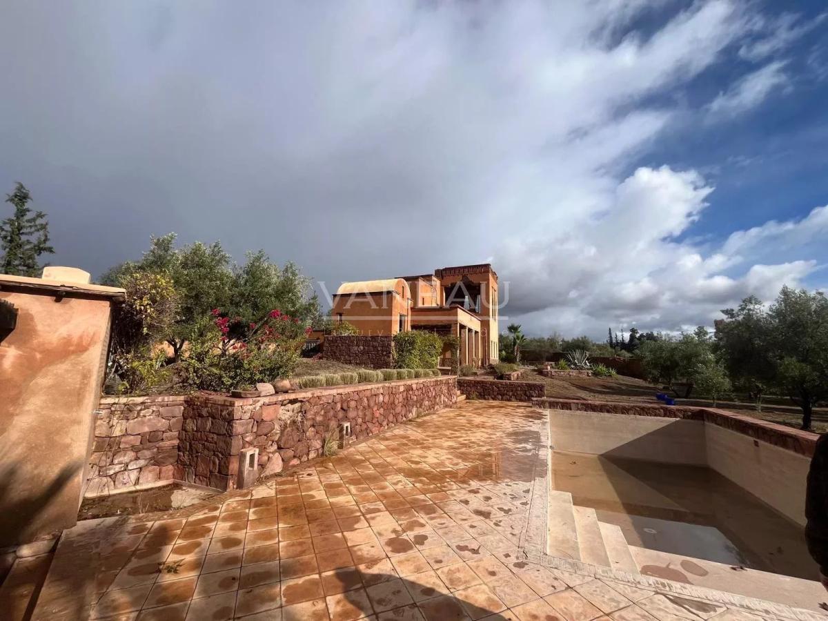 ***Maison VNA sur 6700m² de terrain Rte de l'Ourika***