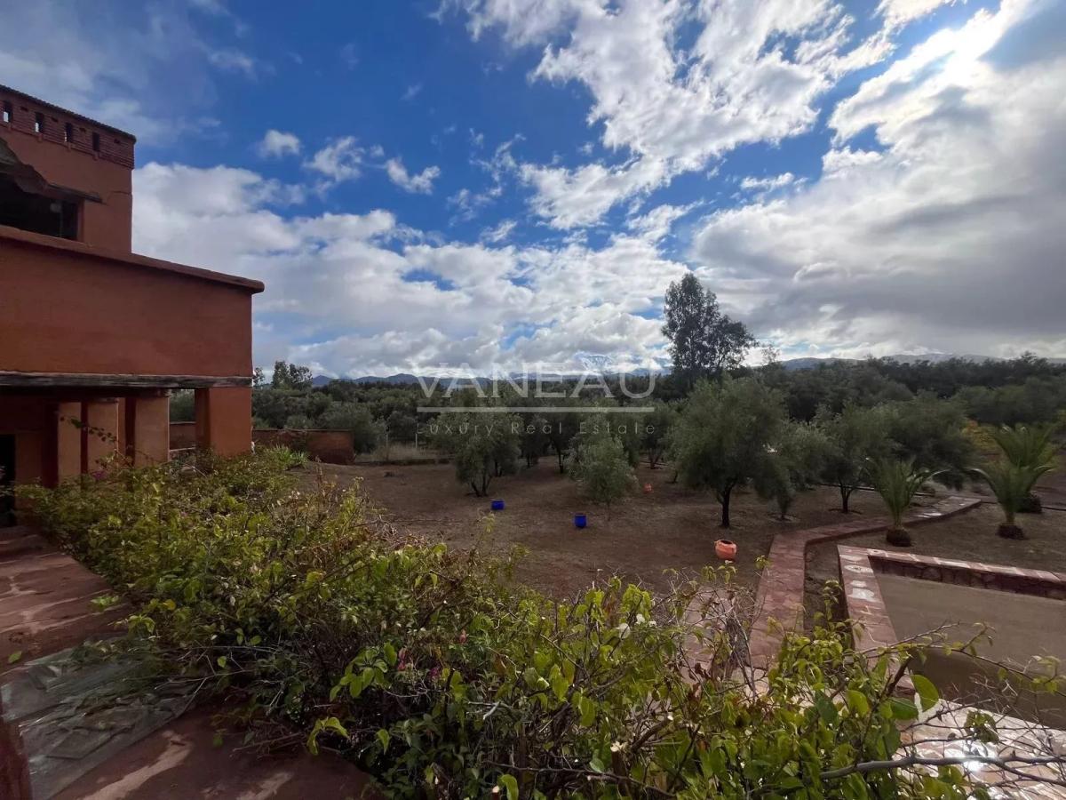 ***Maison VNA sur 6700m² de terrain Rte de l'Ourika***