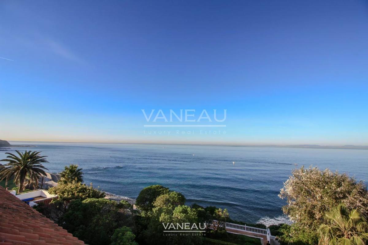 SOMPTUEUSE PROPRIÉTÉ DOMINANT LA MER À VENDRE SUR TANGER