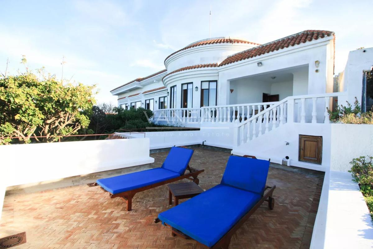 SOMPTUEUSE PROPRIÉTÉ DOMINANT LA MER À VENDRE SUR TANGER