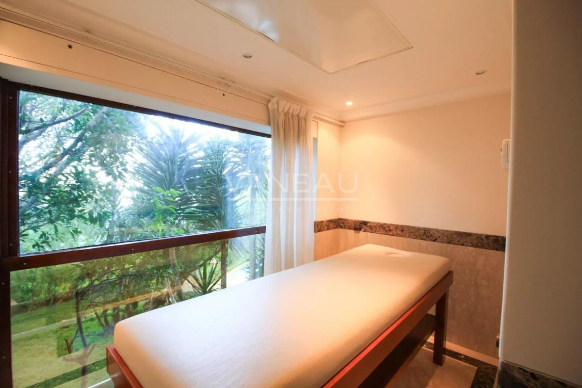 SOMPTUEUSE PROPRIÉTÉ DOMINANT LA MER À VENDRE SUR TANGER