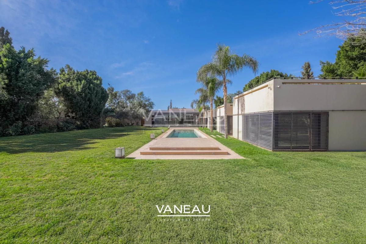 Grande villa en premiere ligne de golf à Almaaden