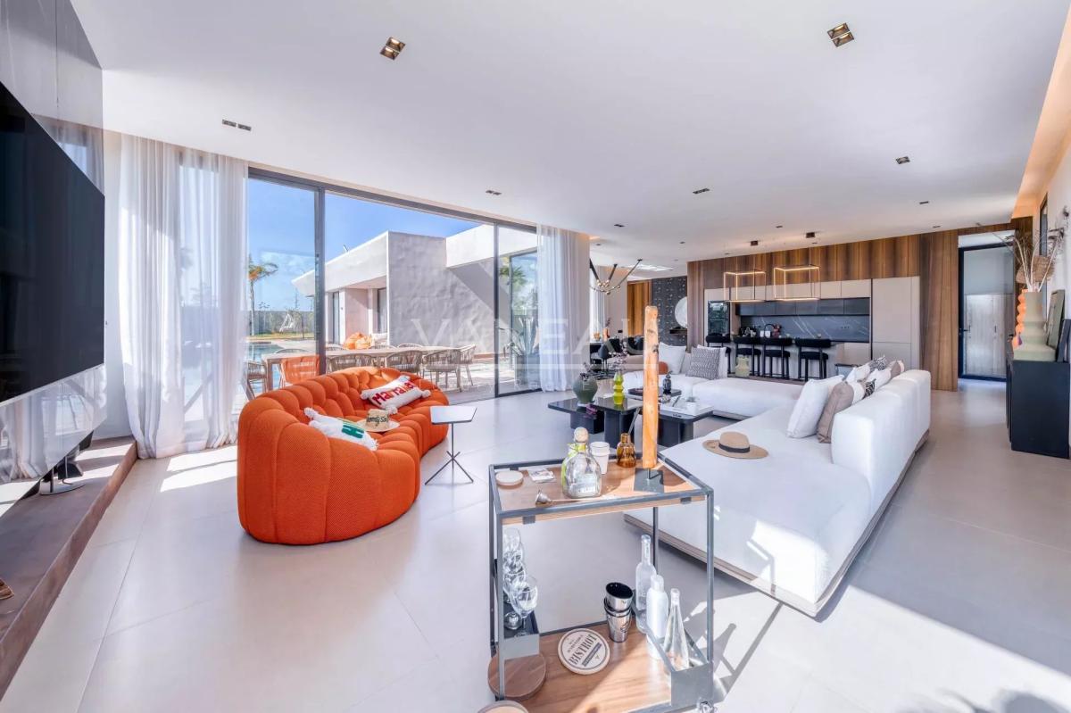 VILLA PLAIN-PIED 4 SUITES