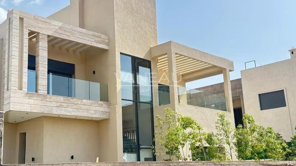 ***Villa 5 chambres avec piscine***