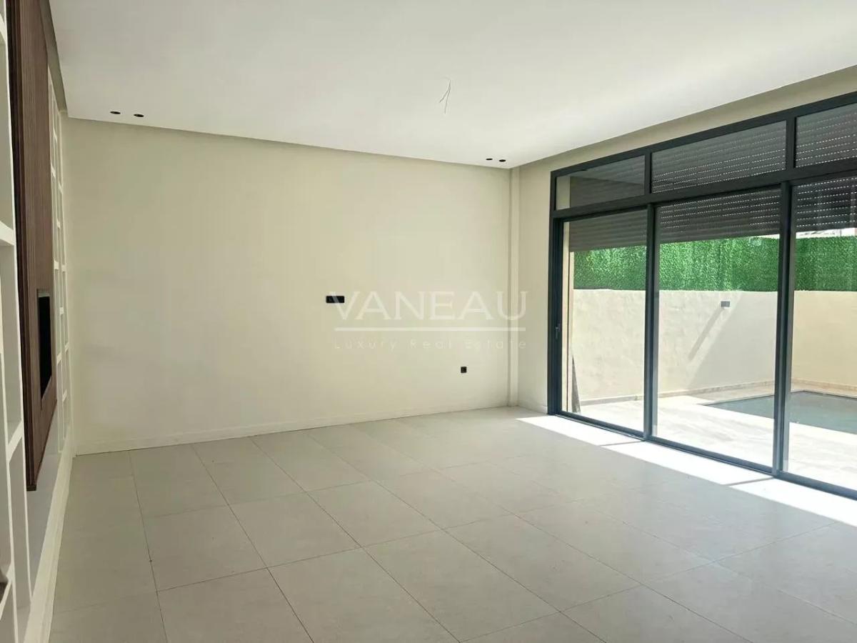 ***Villa 5 chambres avec piscine***