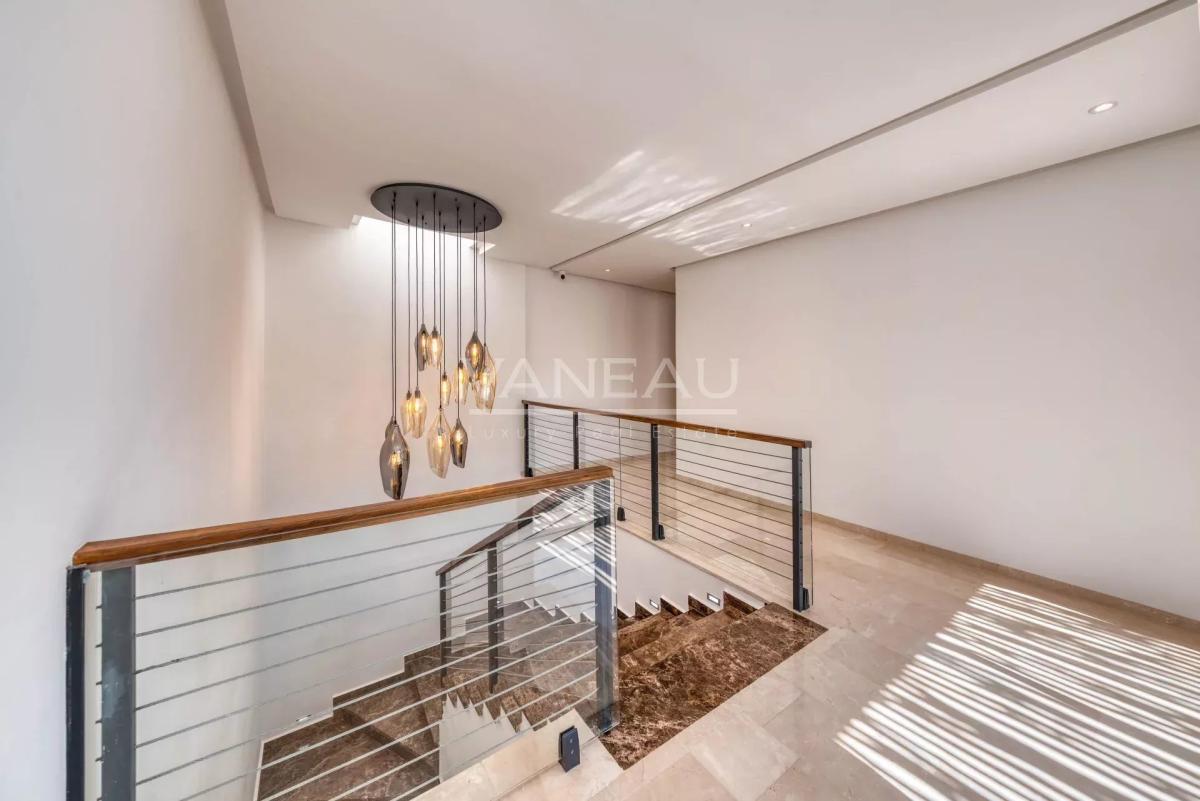 ****Villa moderne avec piscine dans residence****