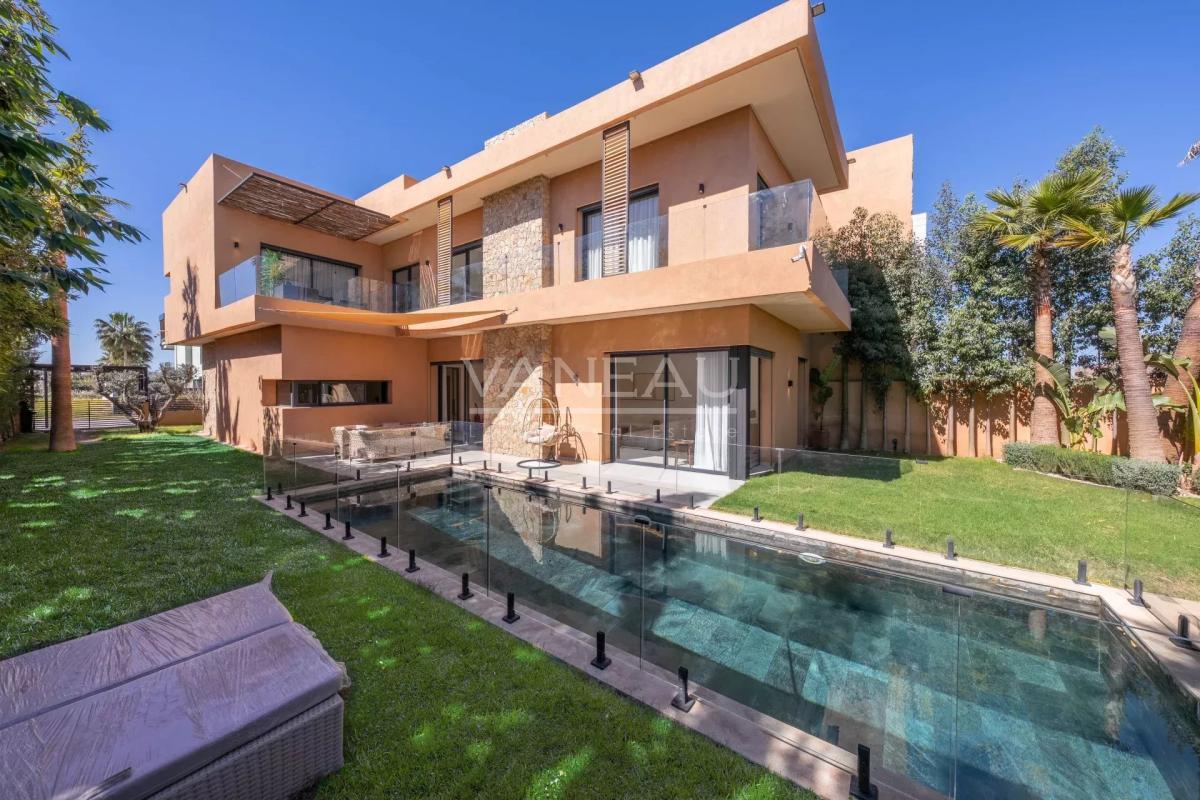 ****Villa moderne avec piscine dans residence****