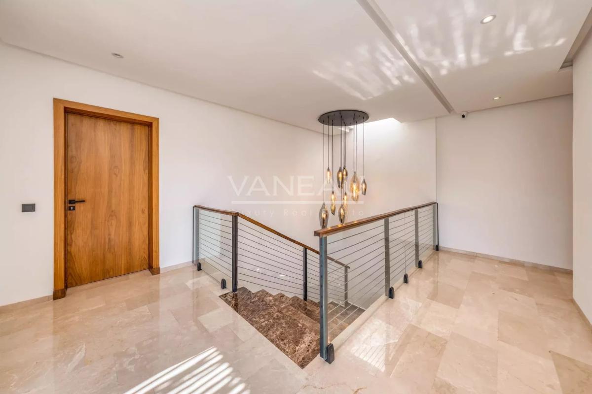 ****Villa moderne avec piscine dans residence****