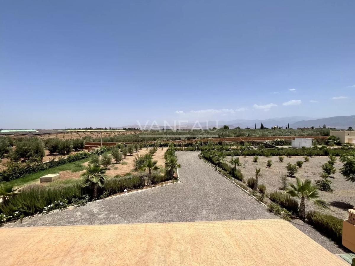 Villa de Plain-Pied sur un Hectare Arboré