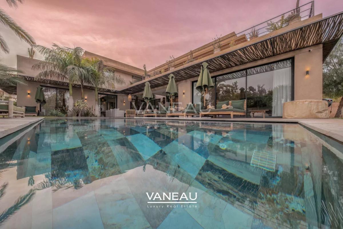 Superbe Villa Front de Golf Amelkis