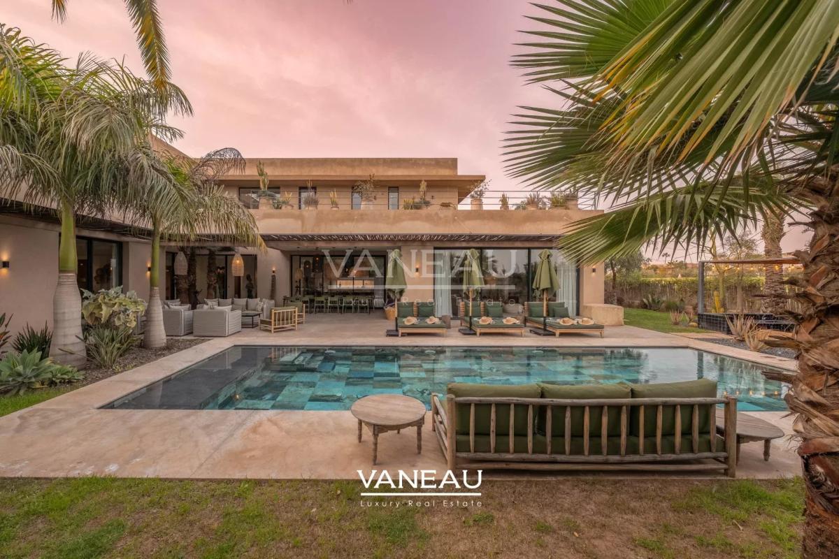 Superbe Villa Front de Golf Amelkis