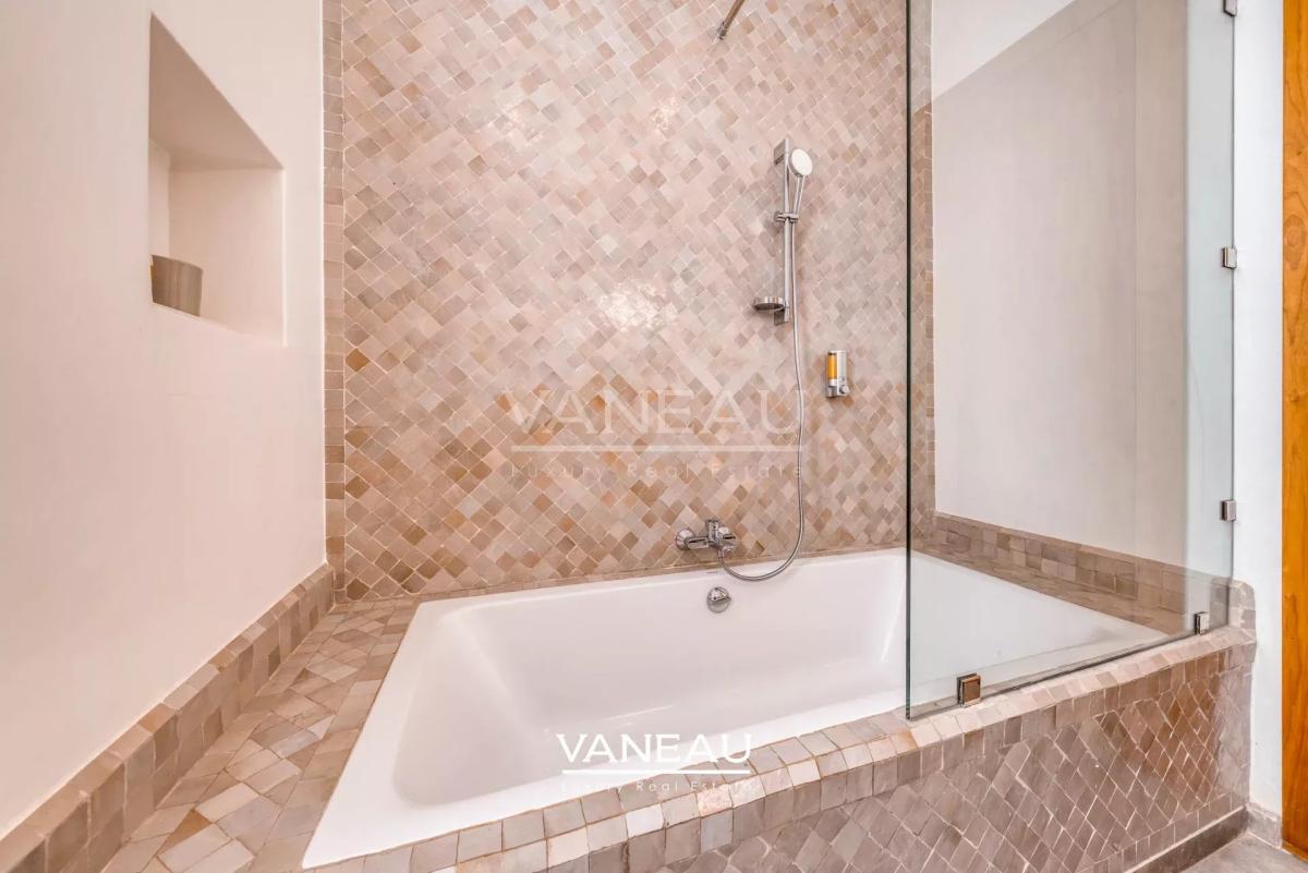 Superbe Villa Front de Golf Amelkis