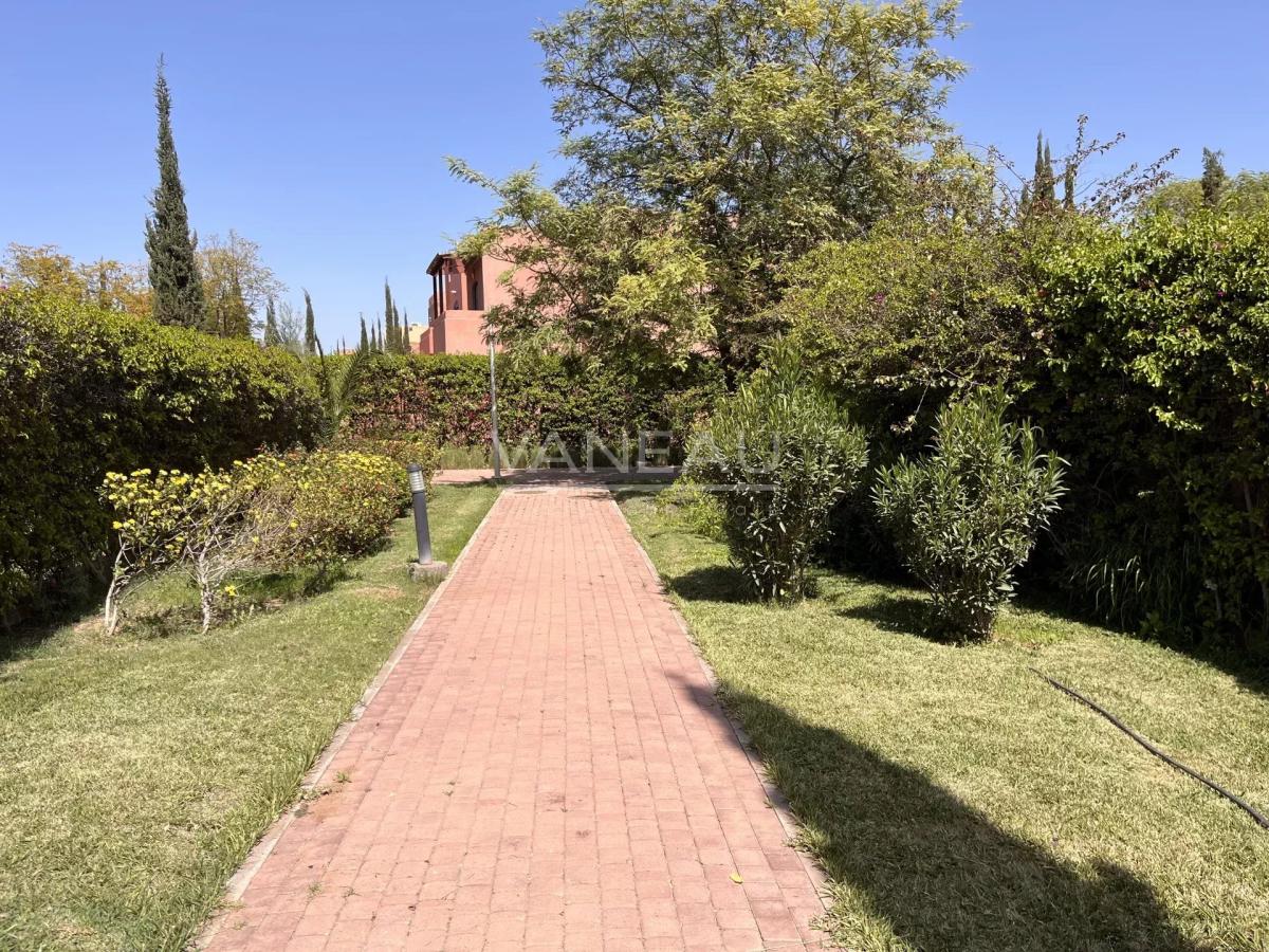 Villa  km 6 route de Fés