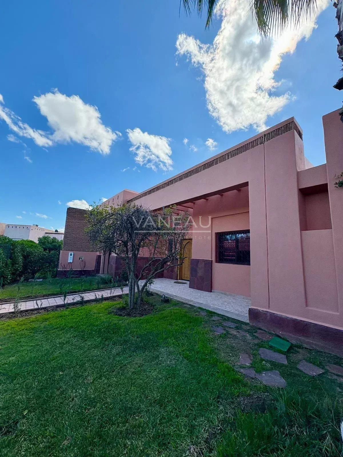 Jolie villa 3 chambres route de Fes avec piscine