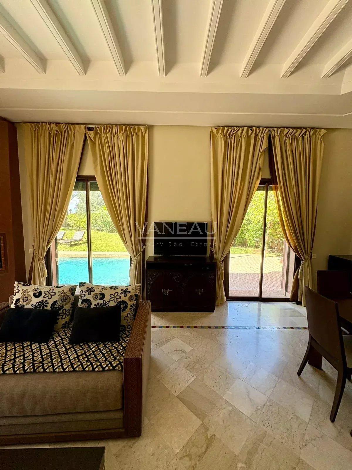 Jolie villa 3 chambres route de Fes avec piscine