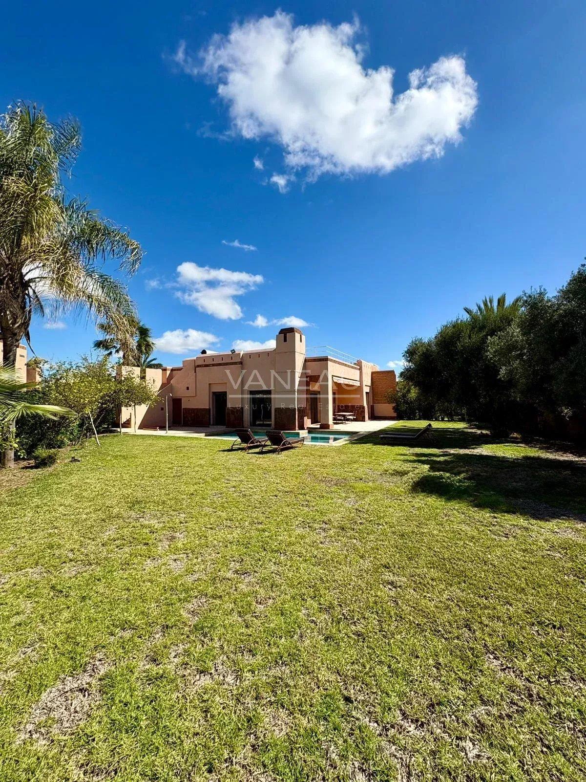 Jolie villa 3 chambres route de Fes avec piscine