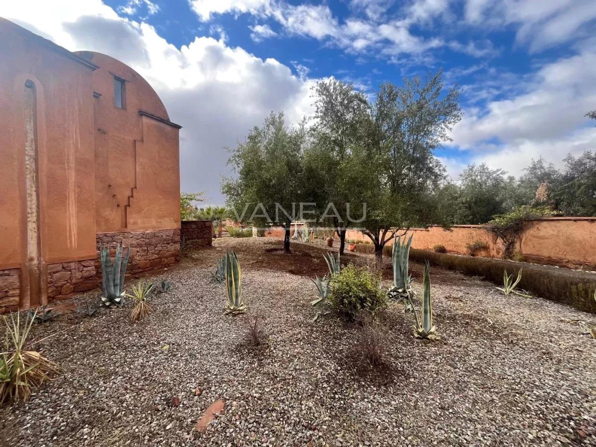 ***Maison VNA sur 6700m² de terrain Rte de l'Ourika***