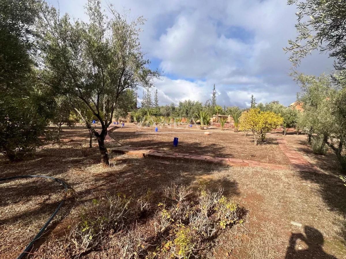 ***Maison VNA sur 6700m² de terrain Rte de l'Ourika***