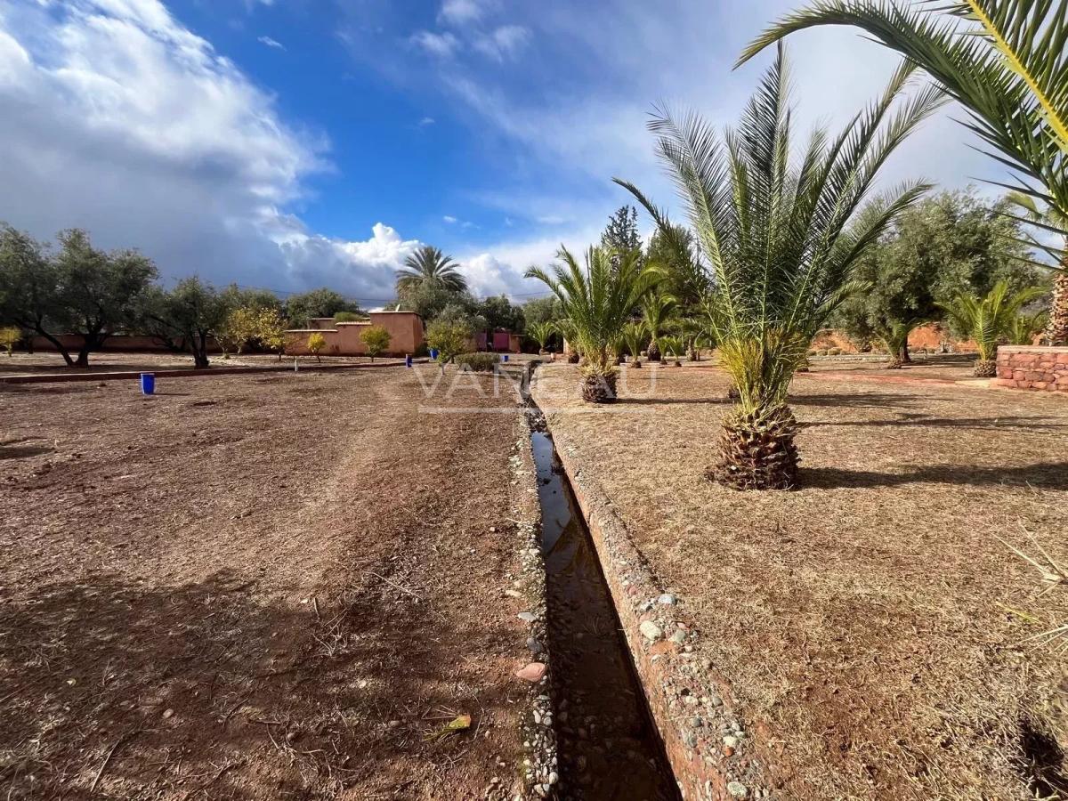 ***Maison VNA sur 6700m² de terrain Rte de l'Ourika***