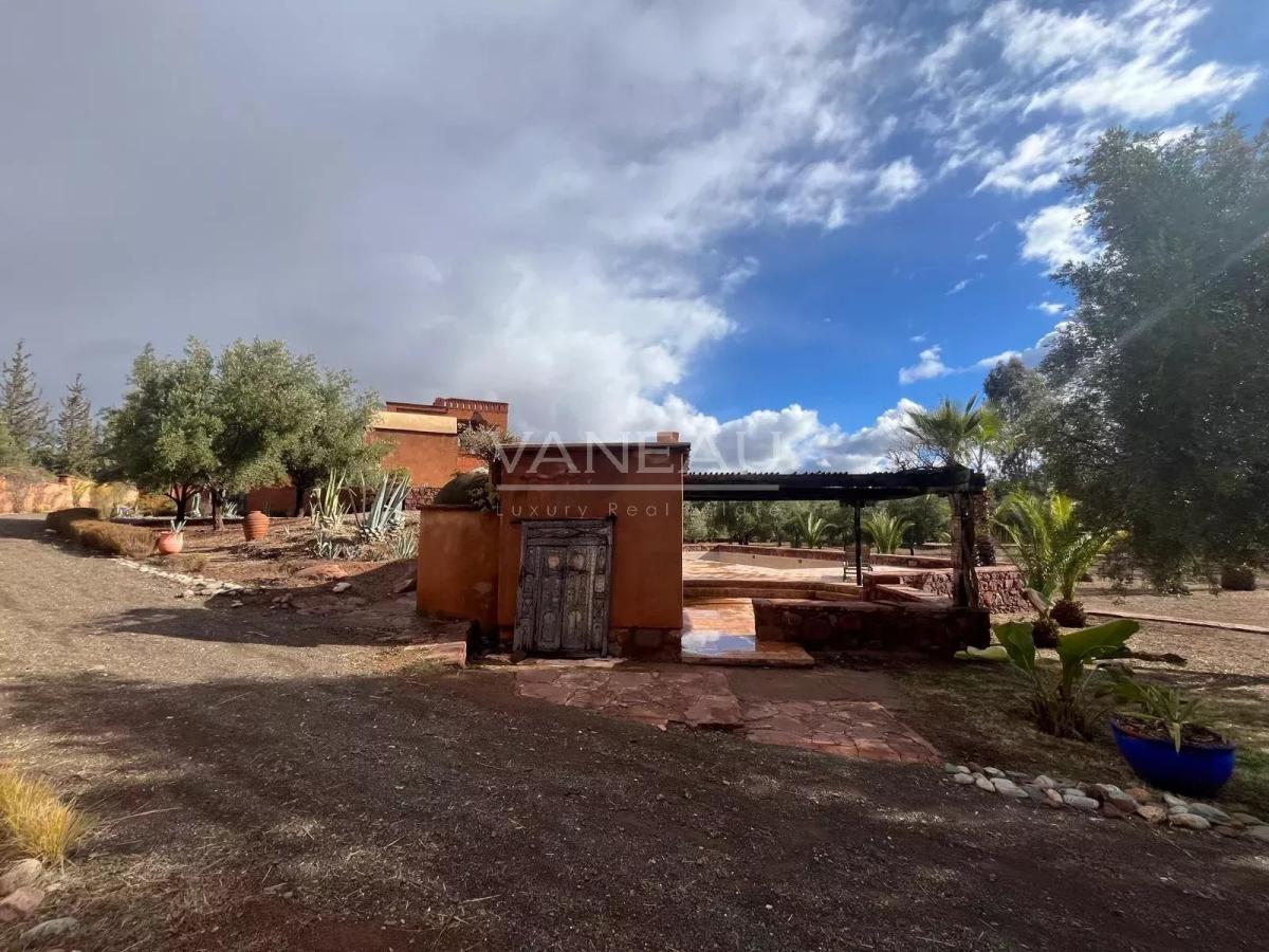 ***Maison VNA sur 6700m² de terrain Rte de l'Ourika***