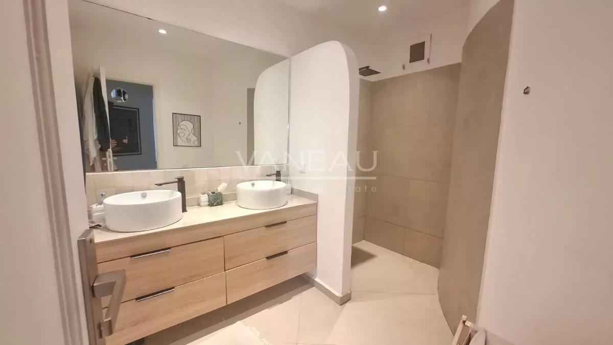 bel appartment 2 chambres centre-ville