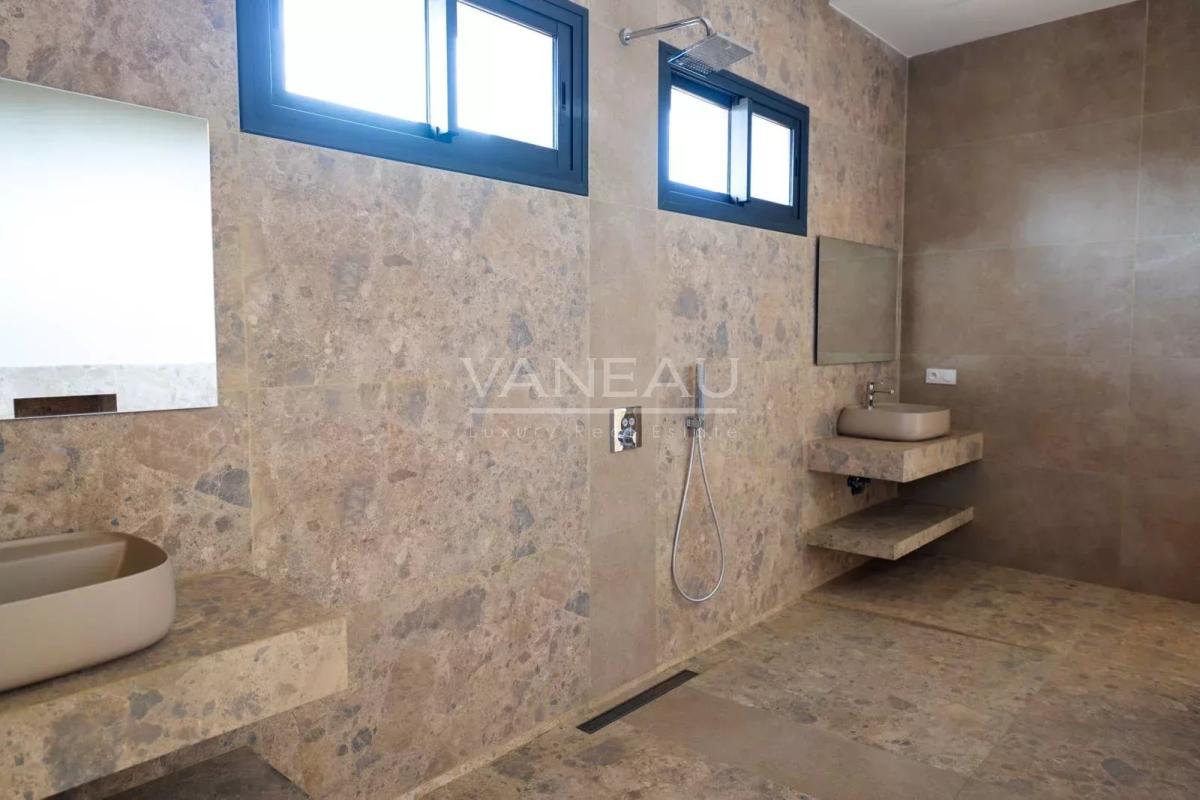 SUPERBE VILLA NEUVE 4 SUITES