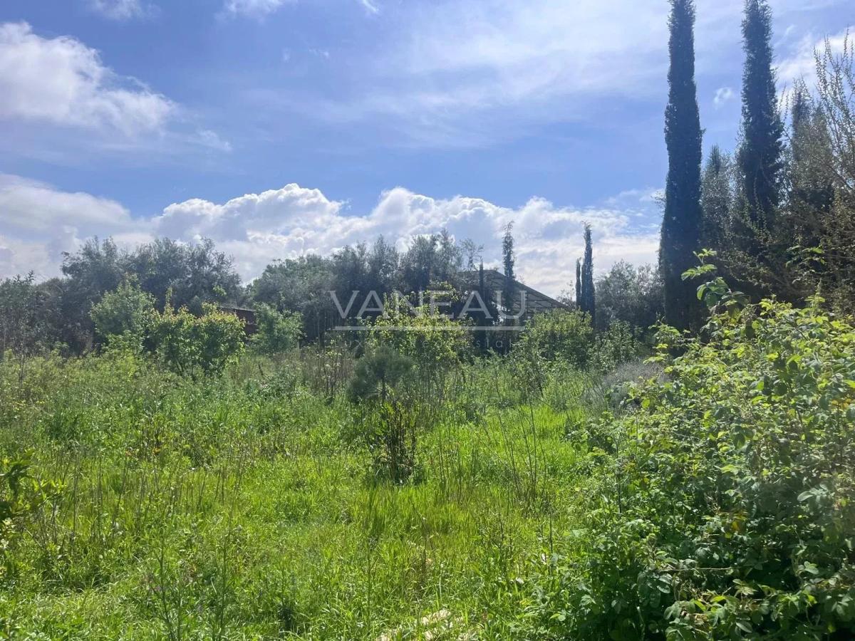 **** Terrain de culture Bio certifié et sa ferme ***