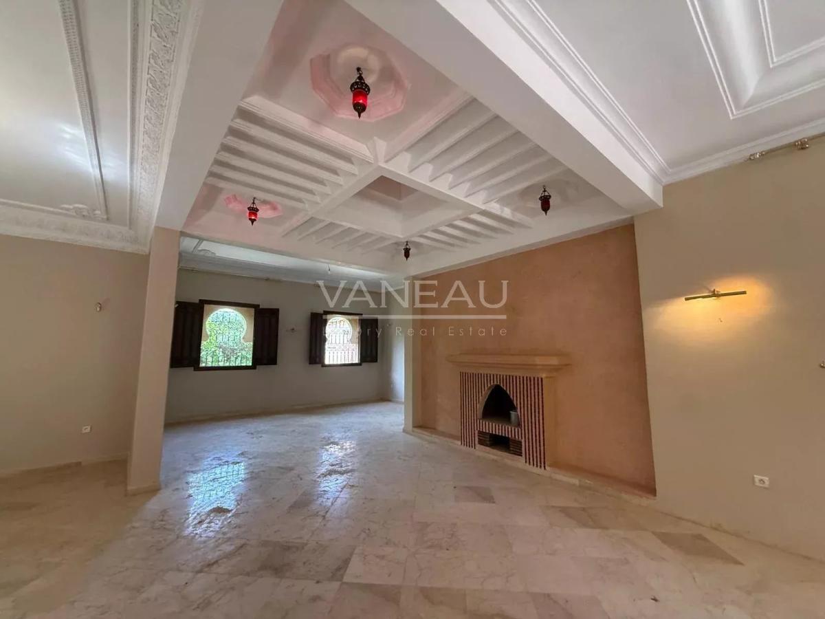 ****Villa dans résidence route de Fes***